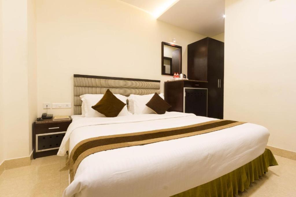Hotel Southern Residency Kelambakkam Экстерьер фото