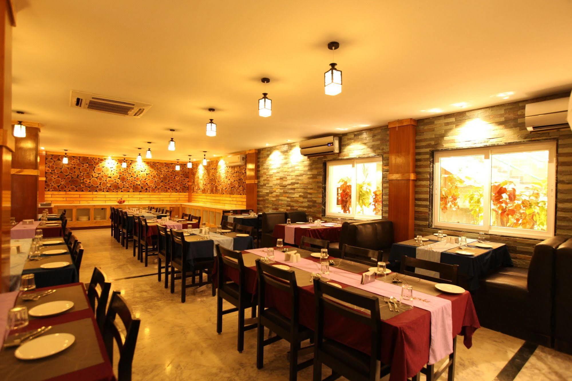 Hotel Southern Residency Kelambakkam Экстерьер фото