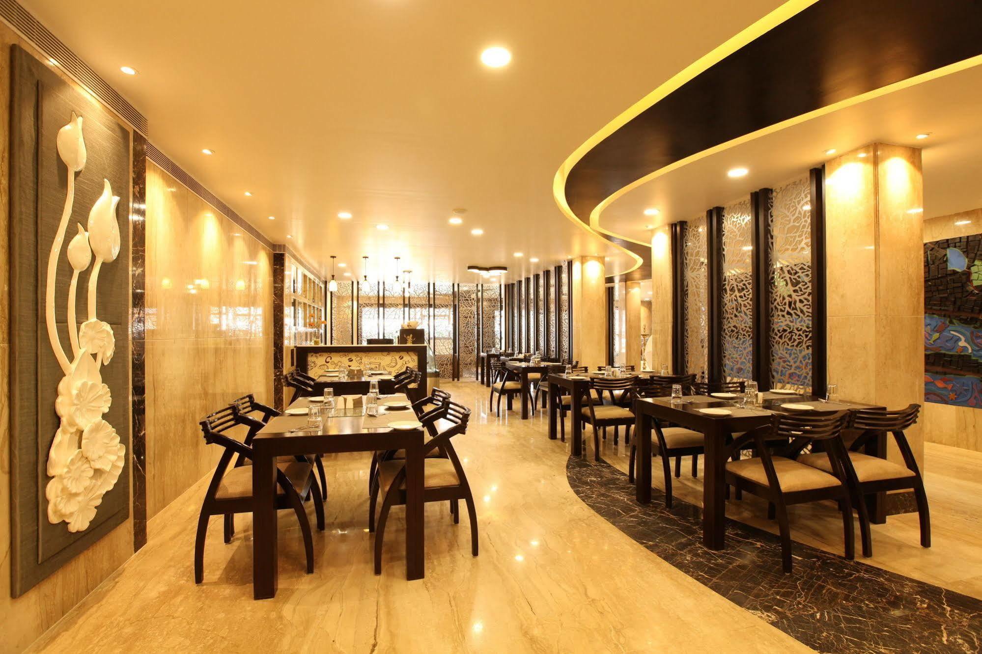 Hotel Southern Residency Kelambakkam Экстерьер фото